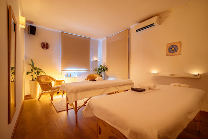Masaje terapéutico Thai / Deep tissue / Tacto consciente - Prem Bodhi Therapy