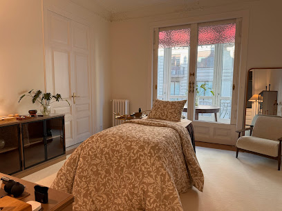 Wellness & Touch Institute – Masajes Faciales, Corporales y Acupuntura Premium en Barcelona